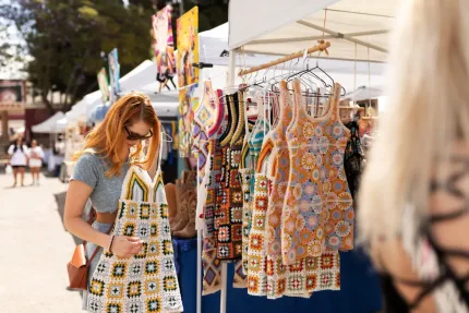 I mercatini di Roma: Un viaggio tra tradizione, artigianato e gusto